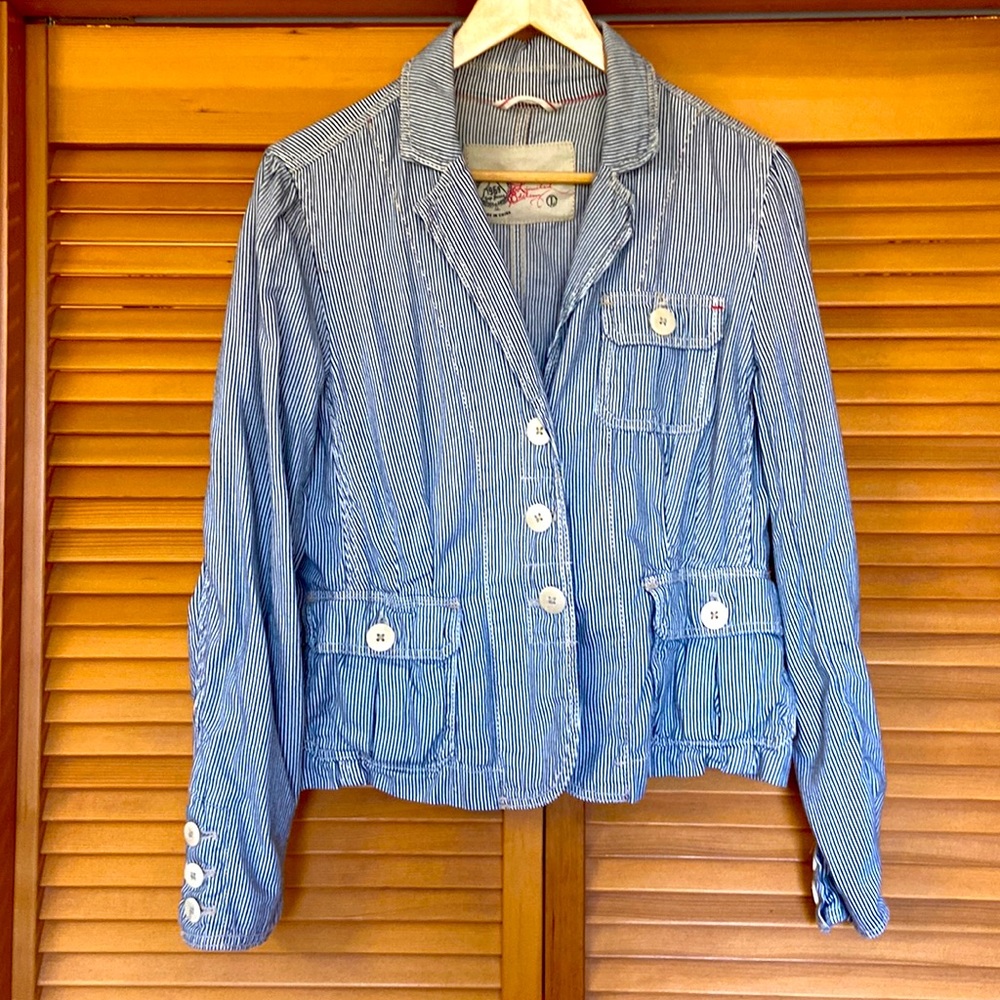 This is the cutest jacket!!! Limited Edition